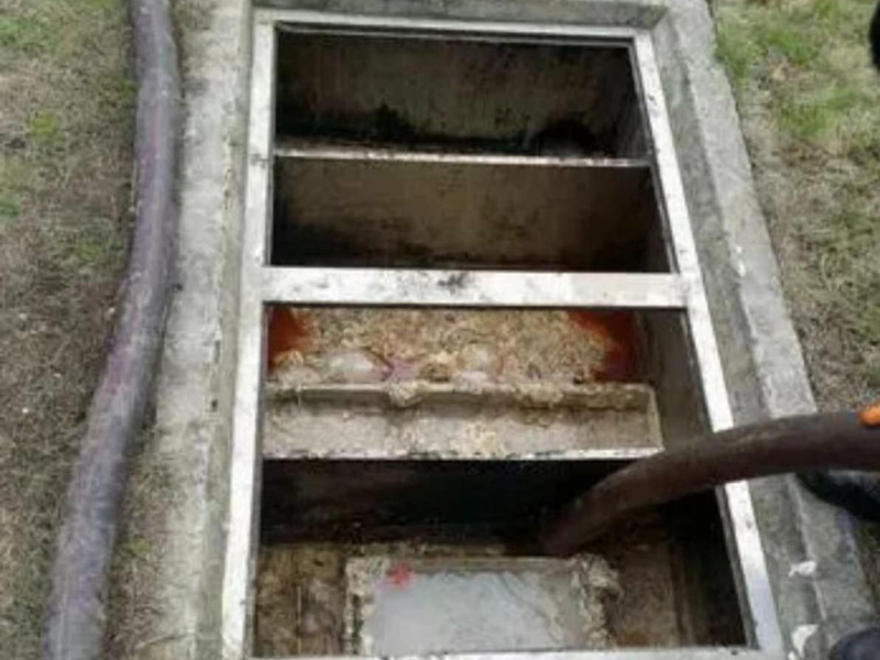 沿河隔油池清理